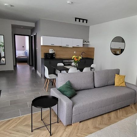 Dotis Apartman Tata Exterior photo