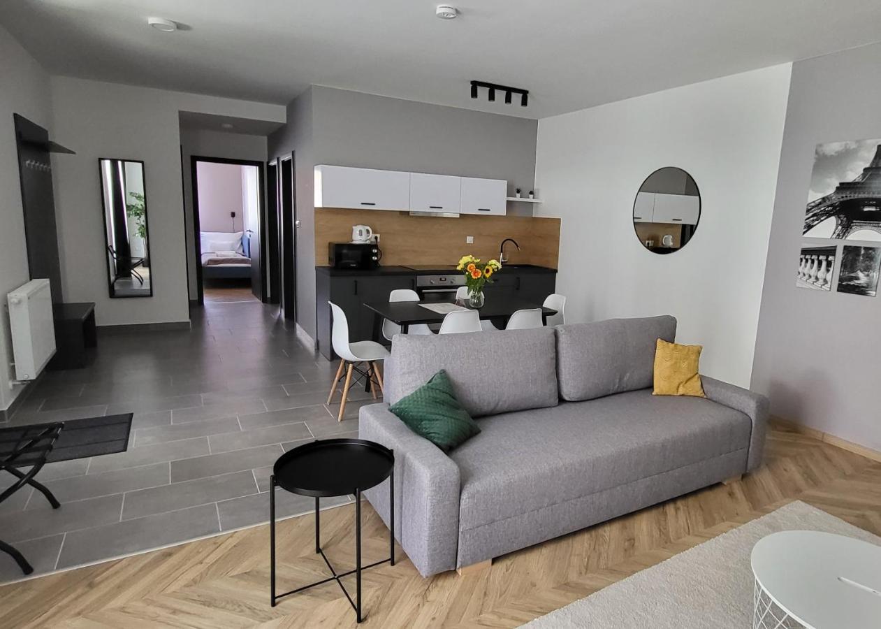 Dotis Apartman Tata Exterior photo