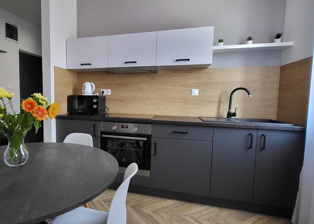 Dotis Apartman Tata Exterior photo